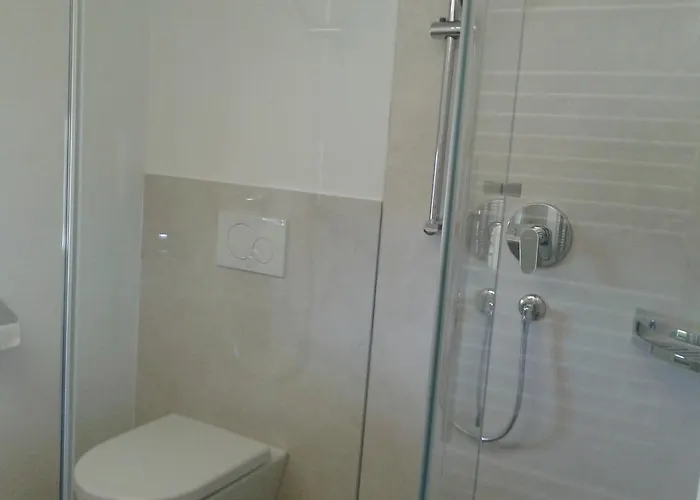 ゲストハウス Fruehstueckspension - Viktoria Flasch 3*